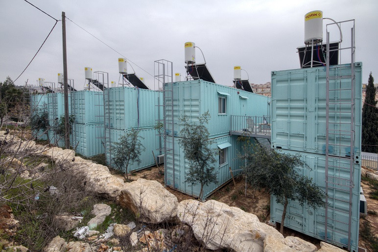 מבנים ממכולות – מכולות מוסבות למגורים, משרדים ושימושים נוספים